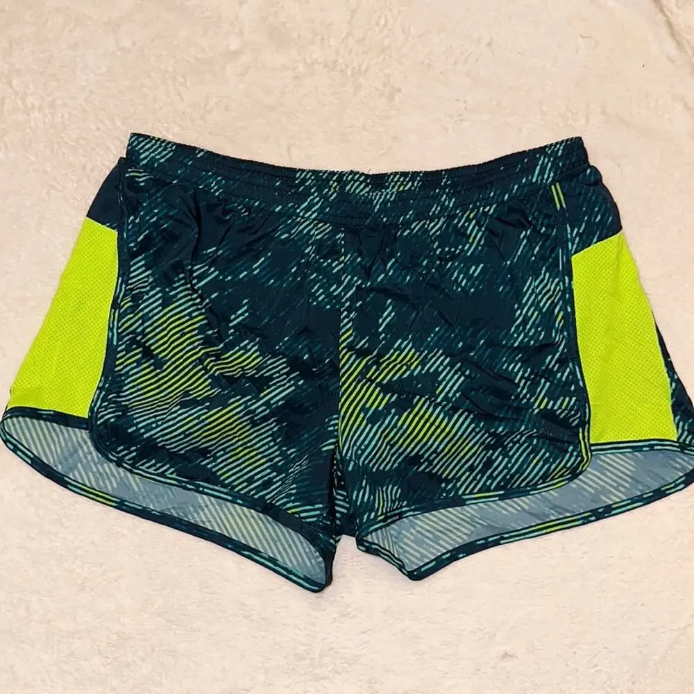 Old Navy Active Women’s Athletic Shorts Size‎ Medium